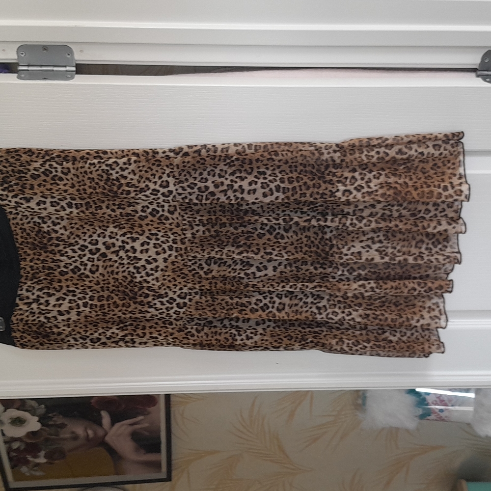 Leopard print skirt